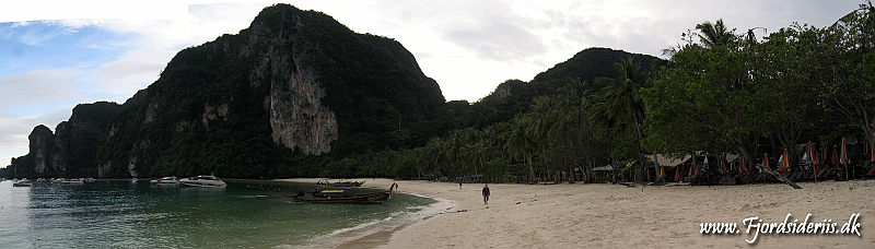 041111 Phi Phi 009.JPG